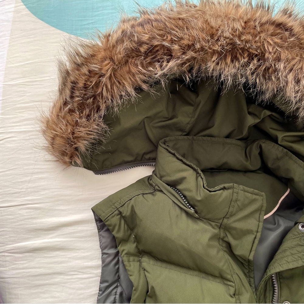 GAP Puffer Vest with Removable Faux Fur Lined Hood - Picture 8 of 10